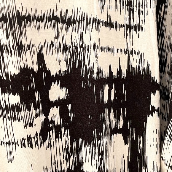 Gorgeous maternity long sleeve top - never worn - NWOT! Tart size L - Picture 3 of 3